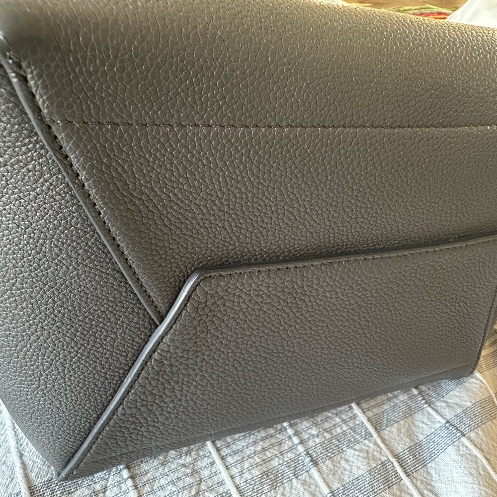 Celine Sangle - Picture 4 of 13